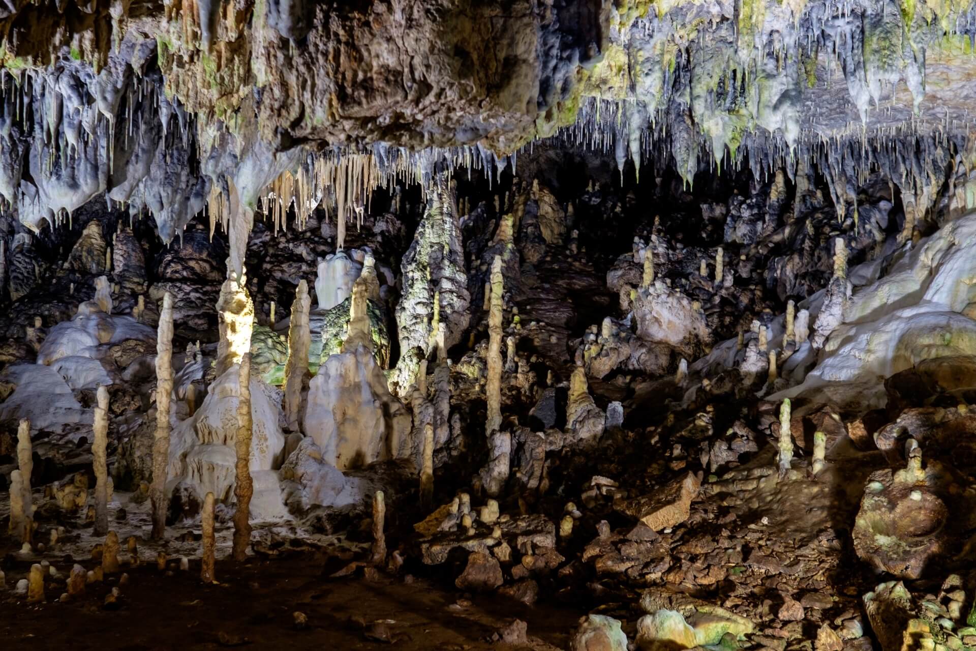 Пещера Снежанка, Болгария