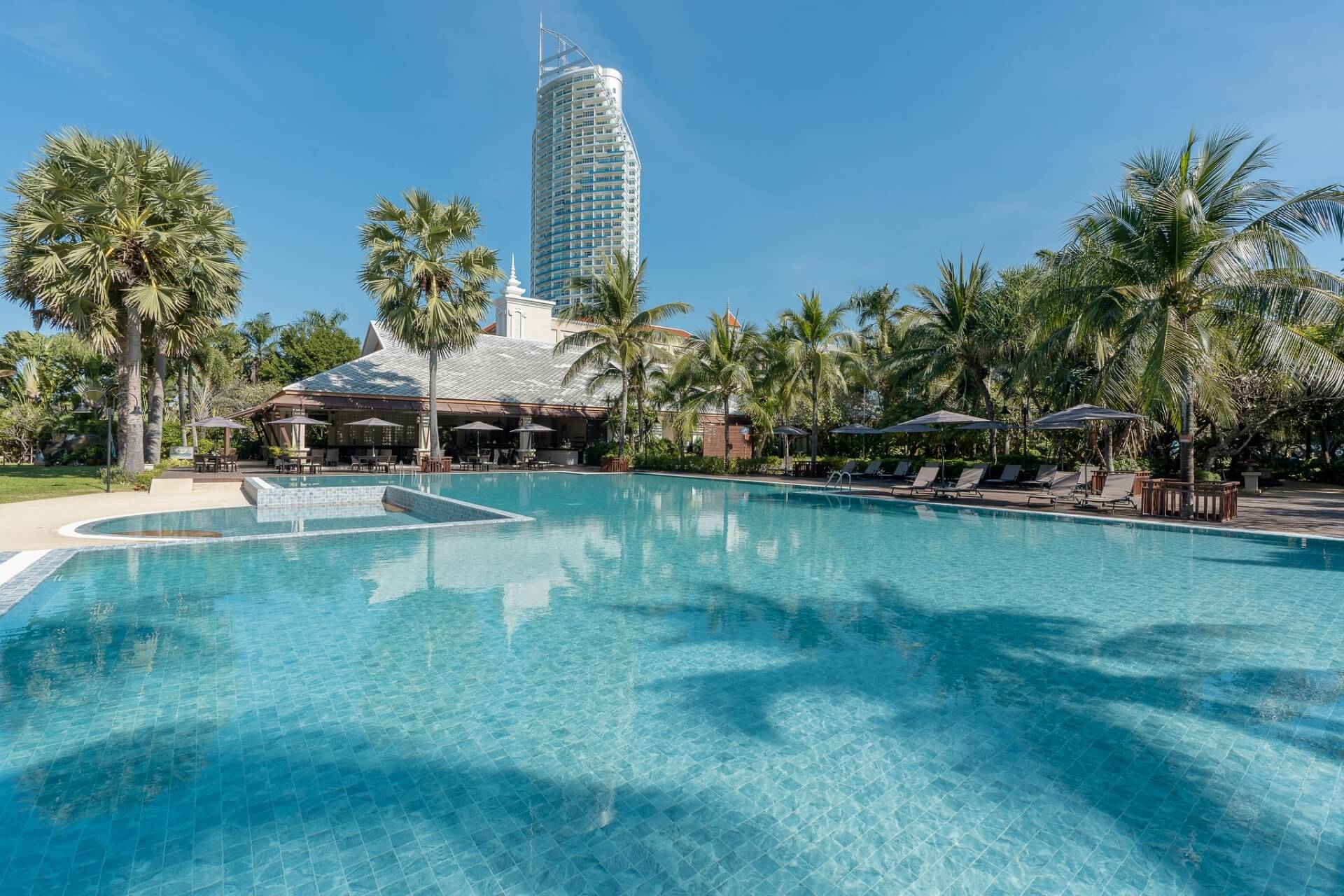 Ravindra Beach Resort & Spa 4*, Паттайя