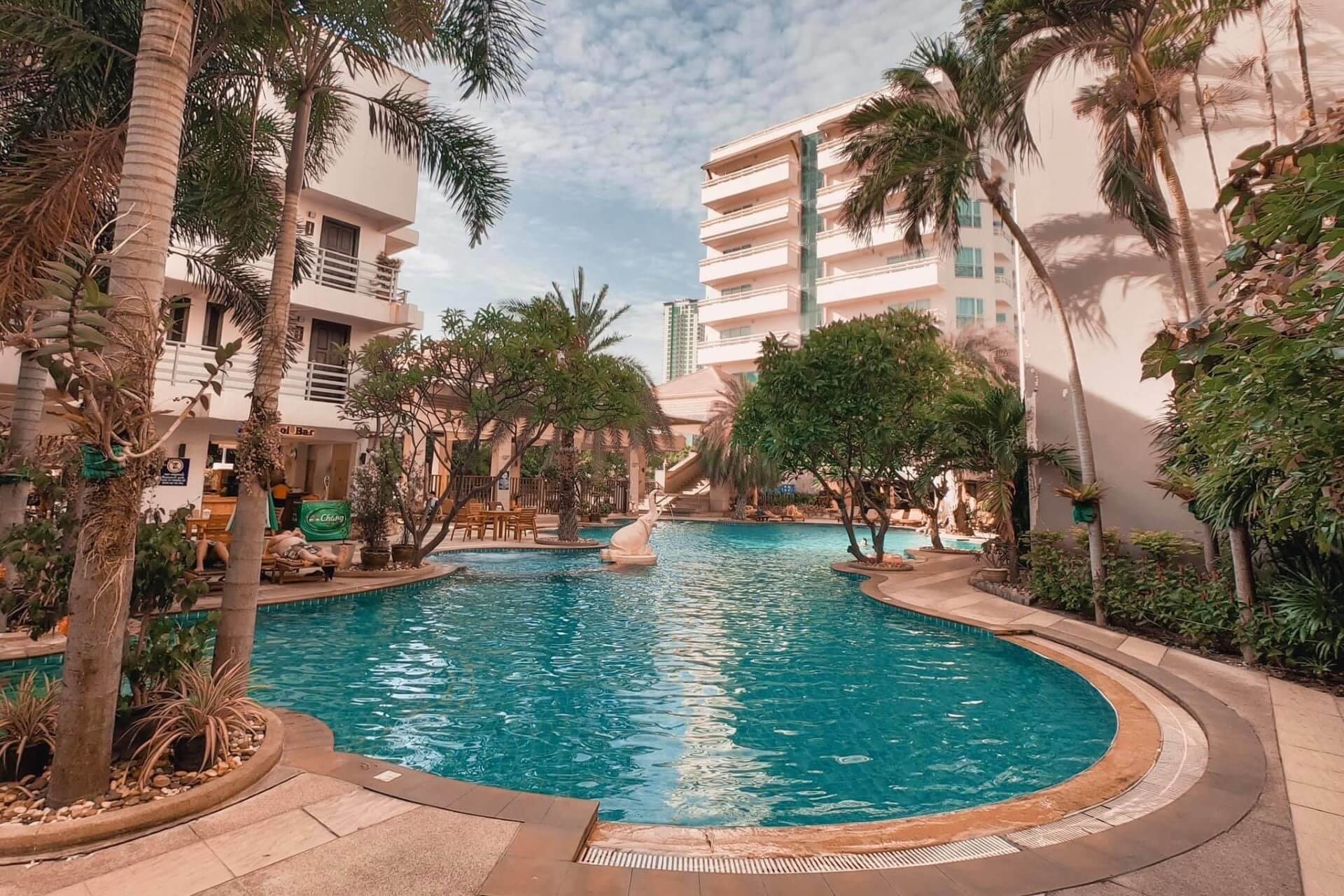 Отель Sea Breeze Jomtien Resort 4*, Паттайя