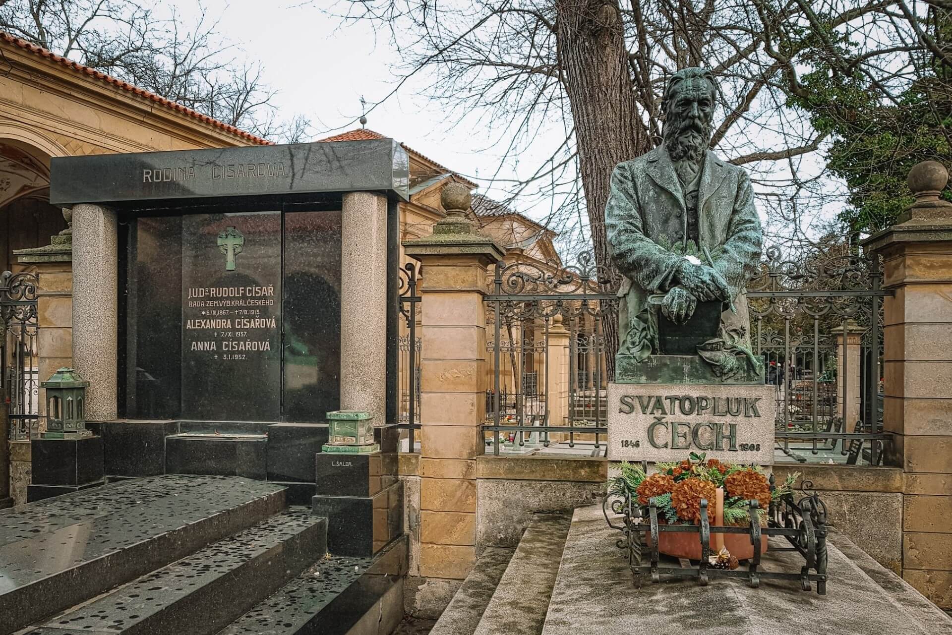 Вышеградское кладбище, Прага