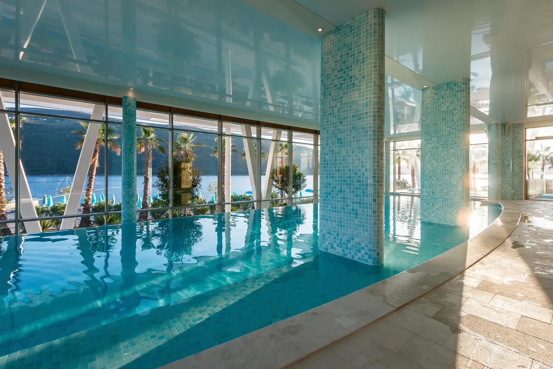 Carine Hotel Park 4*, Биела