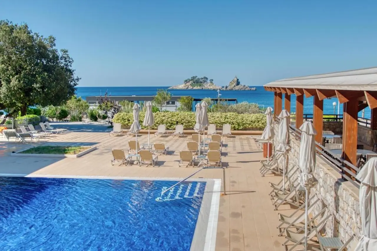 Hotel Palas 4*, Петровац