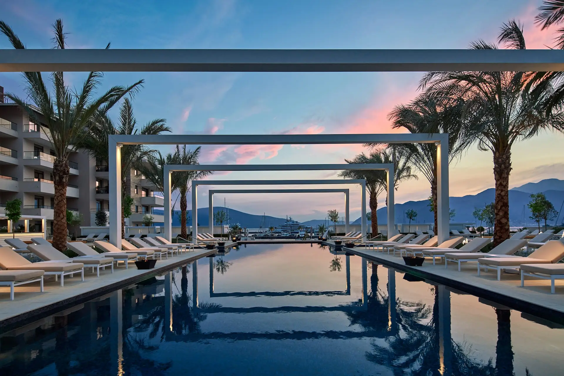 Regent Porto Montenegro 5*, Тиват