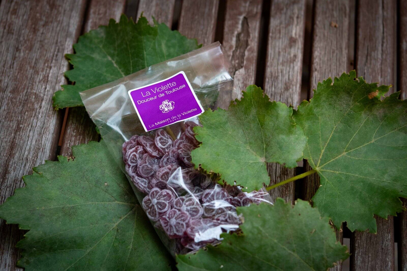 Фиалки в сахаре La Violeta, Испания