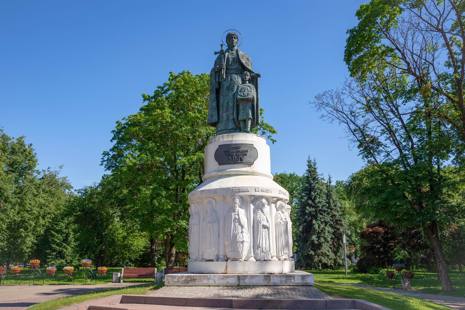 Памятник княгине Ольге, Псков