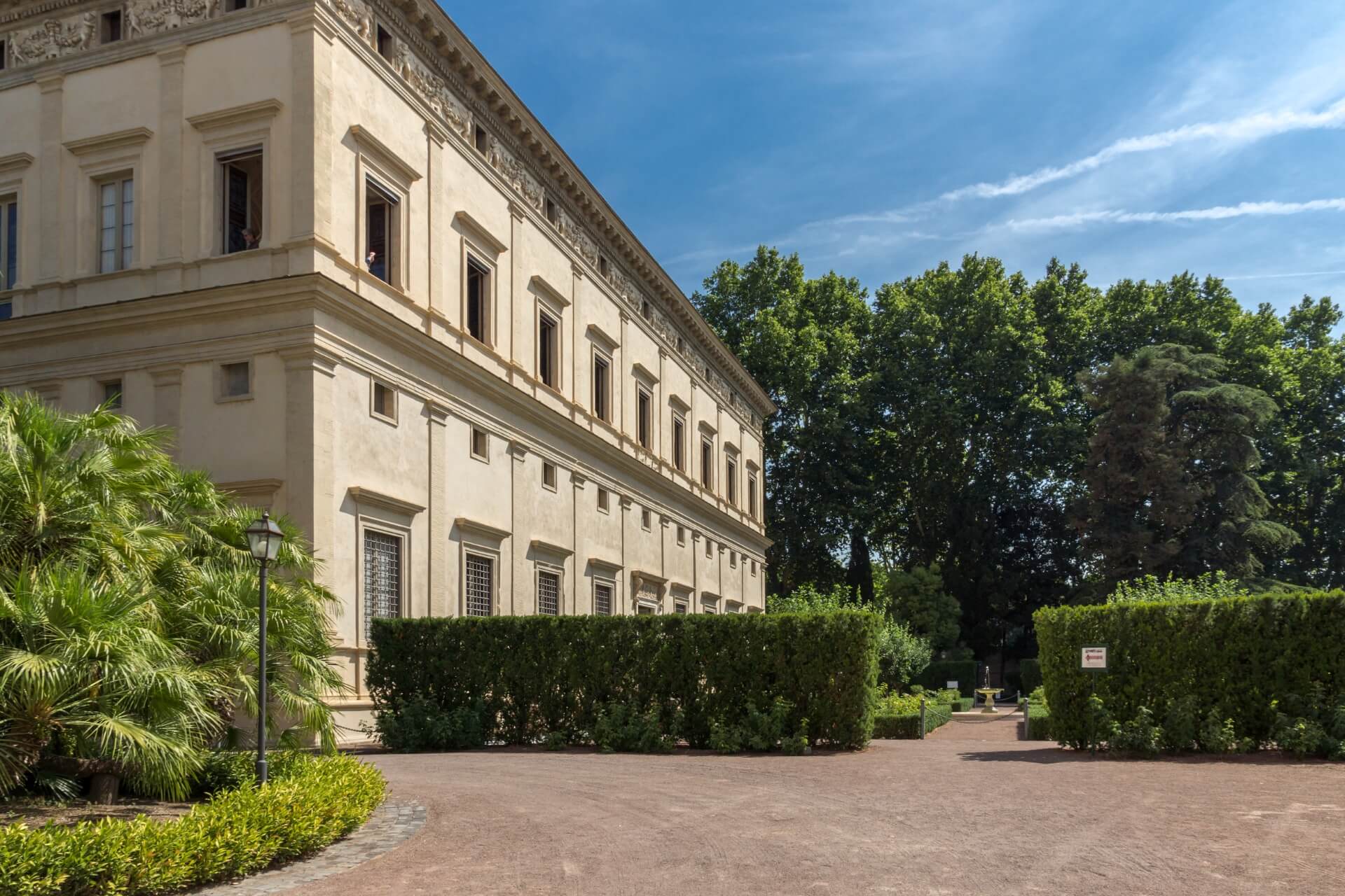 Вилла Фарнезина, Рим
