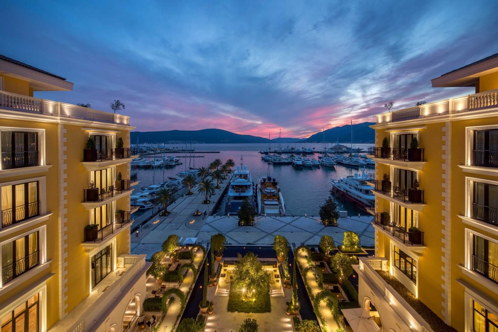 Regent Porto Montenegro 5*, Черногория