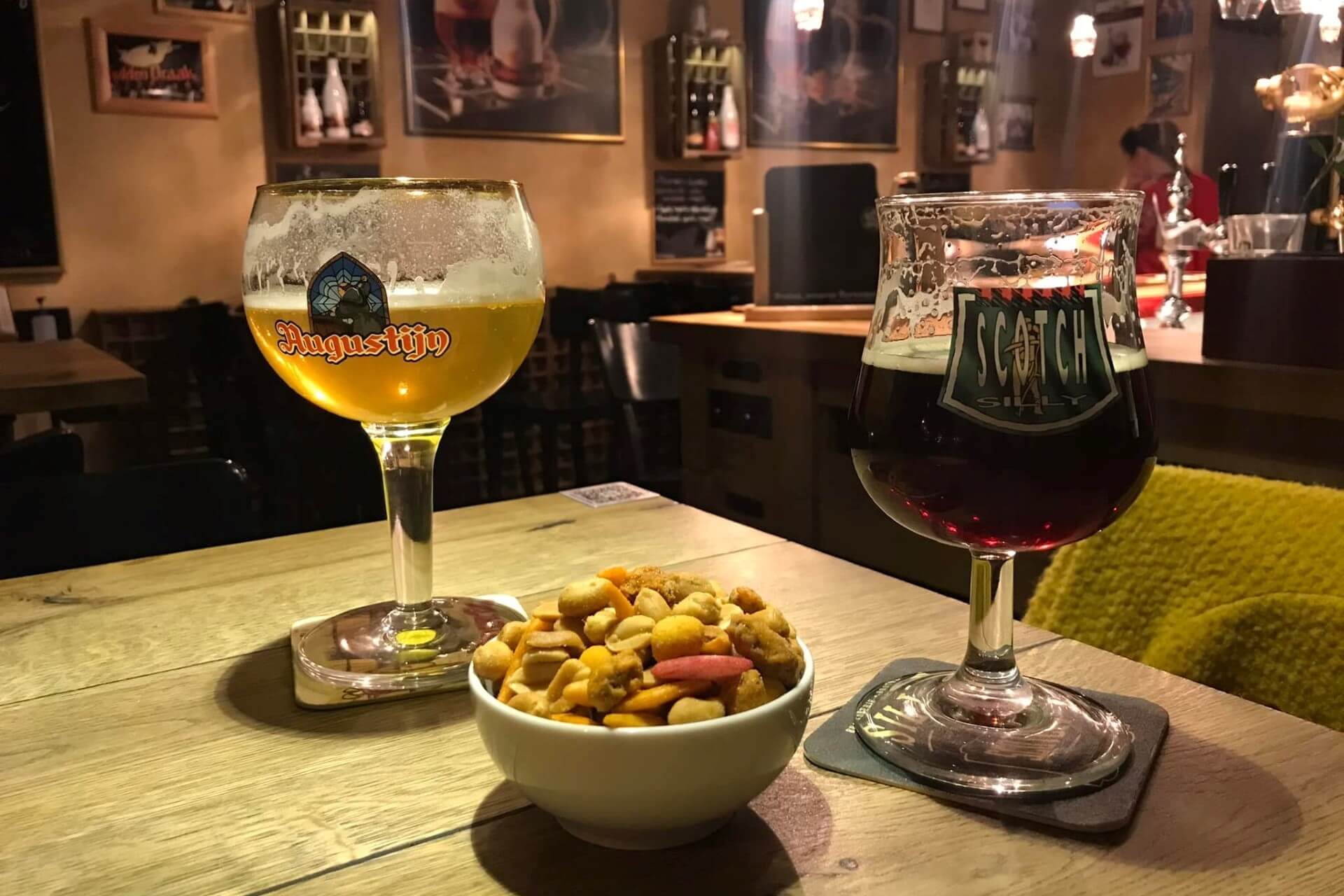 Пивная «Gulden Draak Bierhuis», Прага
