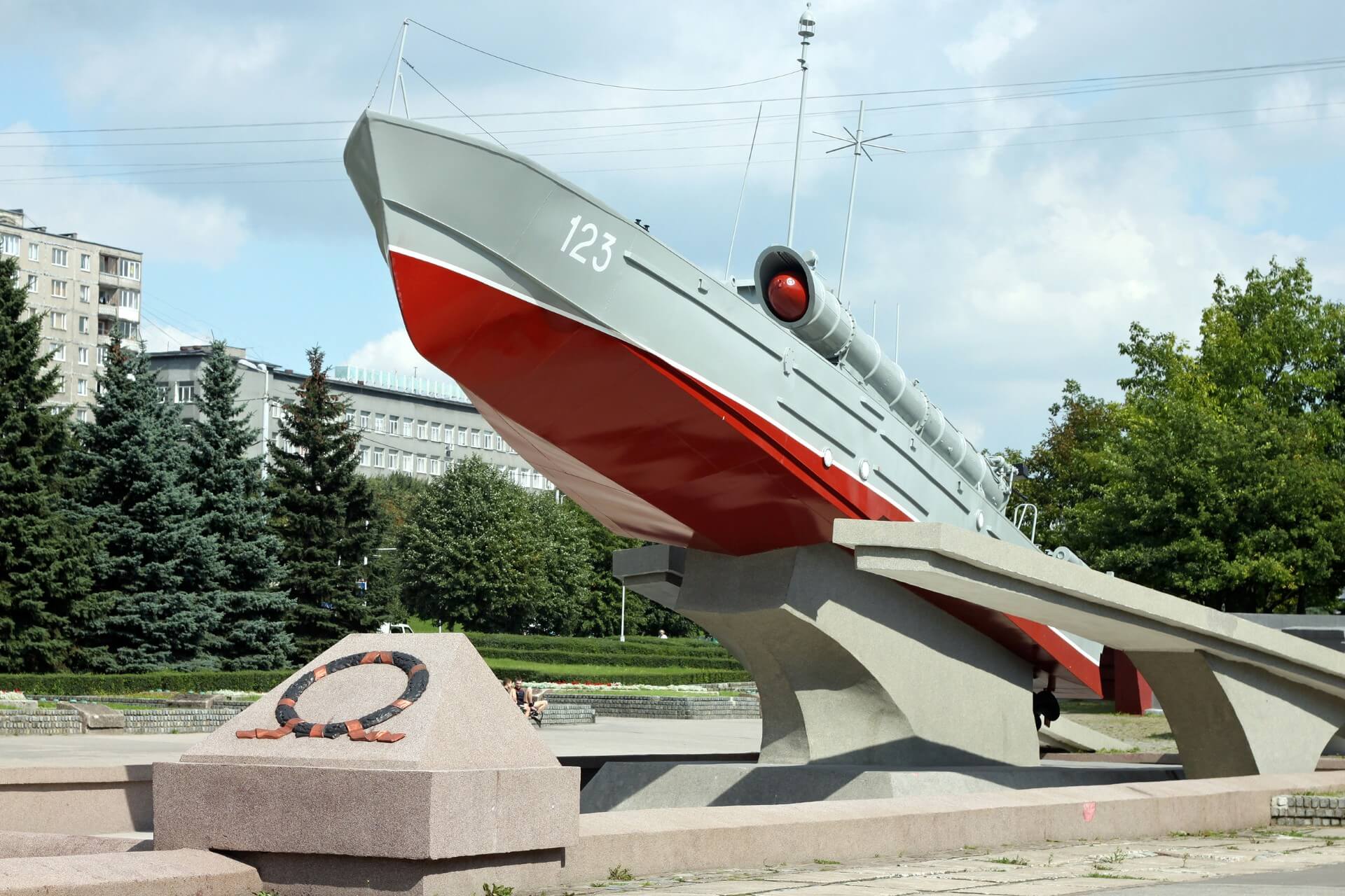 Памятный знак морякам-балтийцам, Калининград