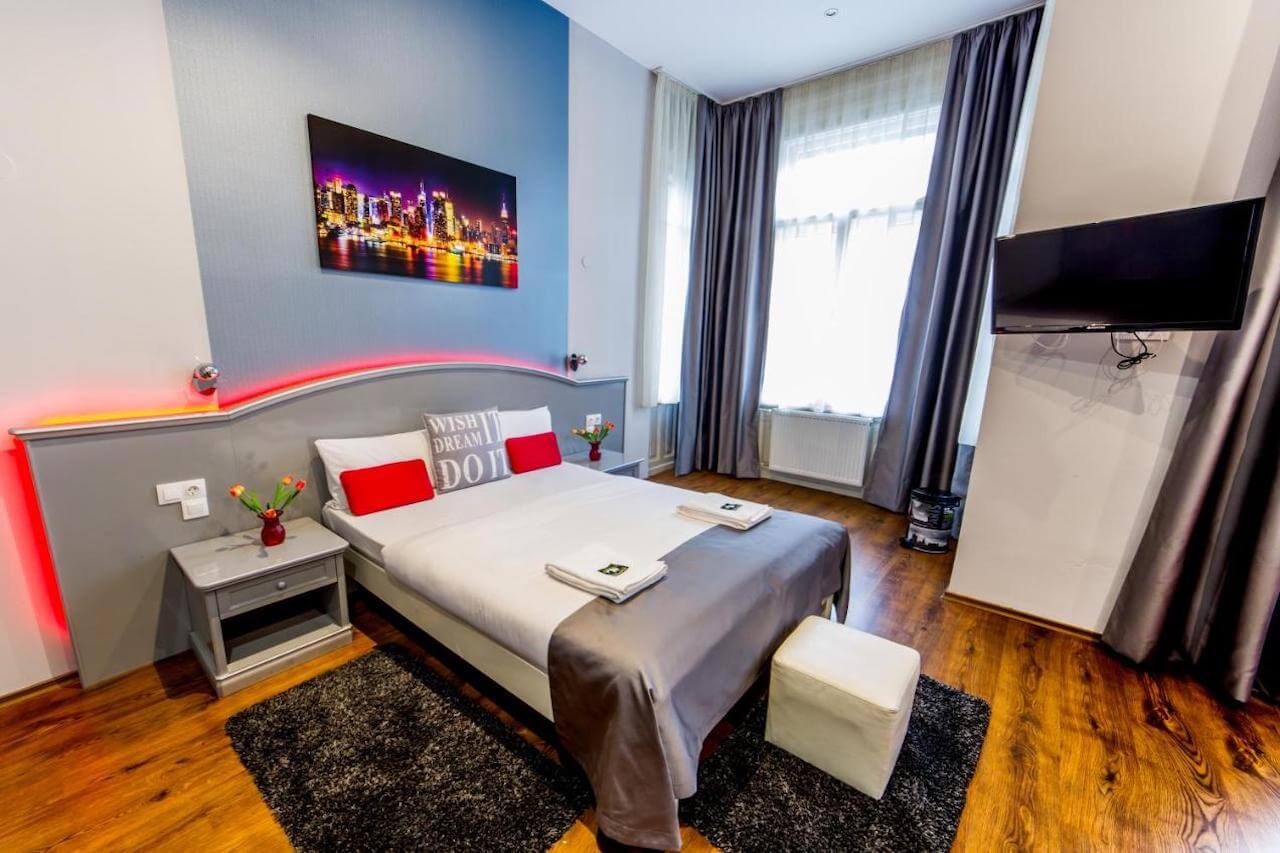 Full Moon Budapest 3*, Будапешт