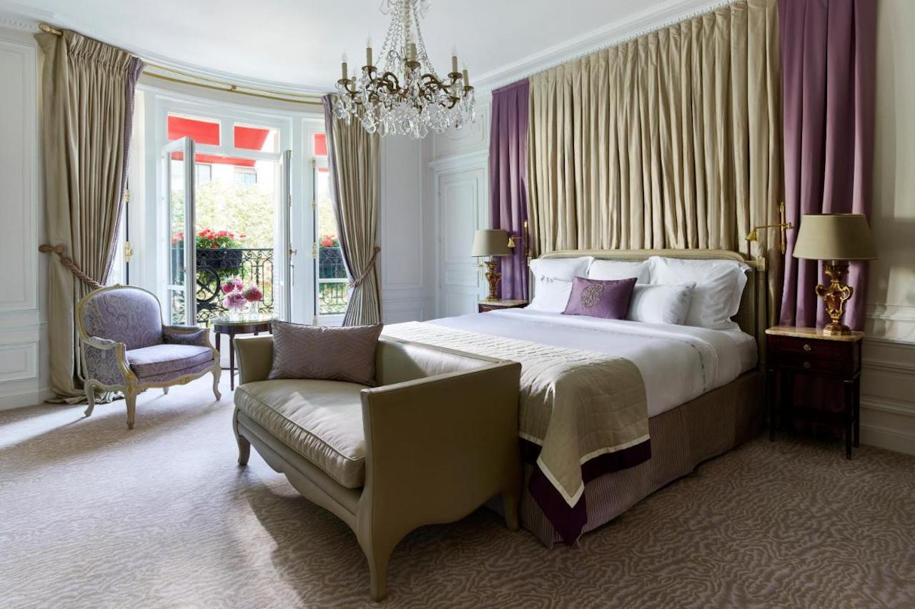 Hôtel Plaza Athénée - Dorchester Collection 5*, Париж