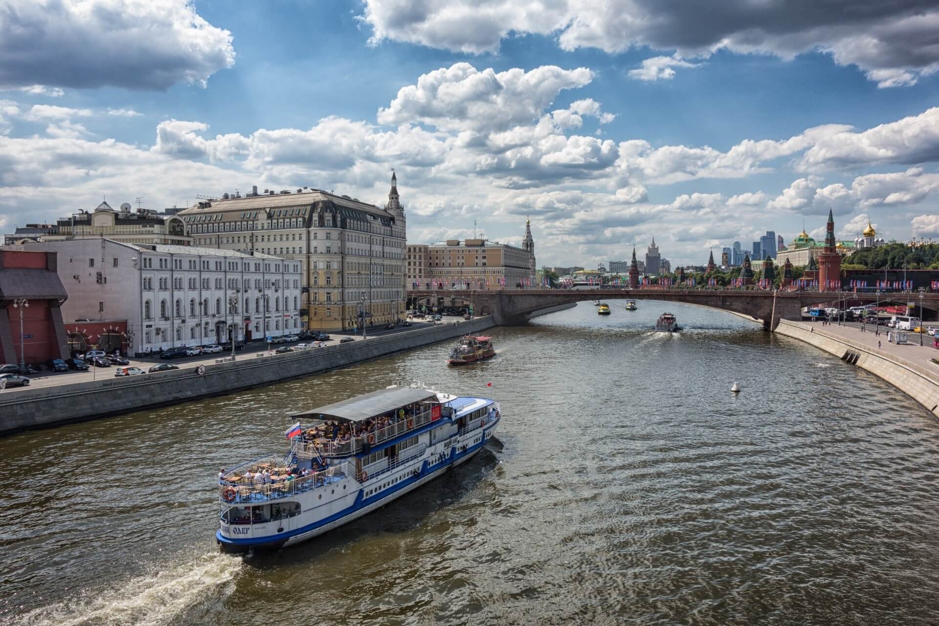 Прогулка по Москве-реке на теплоходе