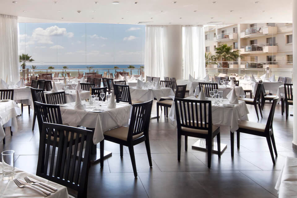 Capital Coast Resort And Spa 4*, Пафос