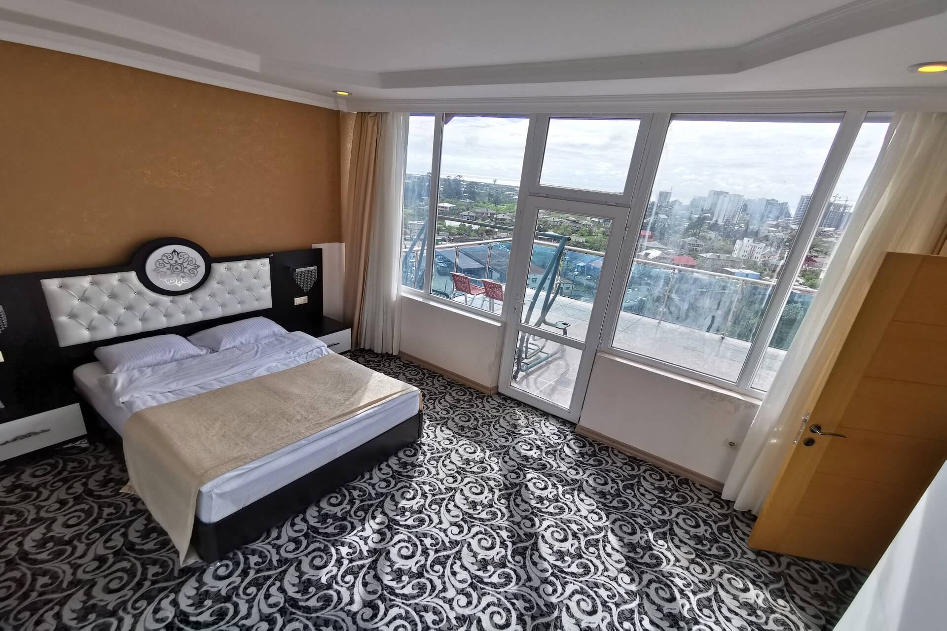 Grand Georgian Palace 4*, Батуми