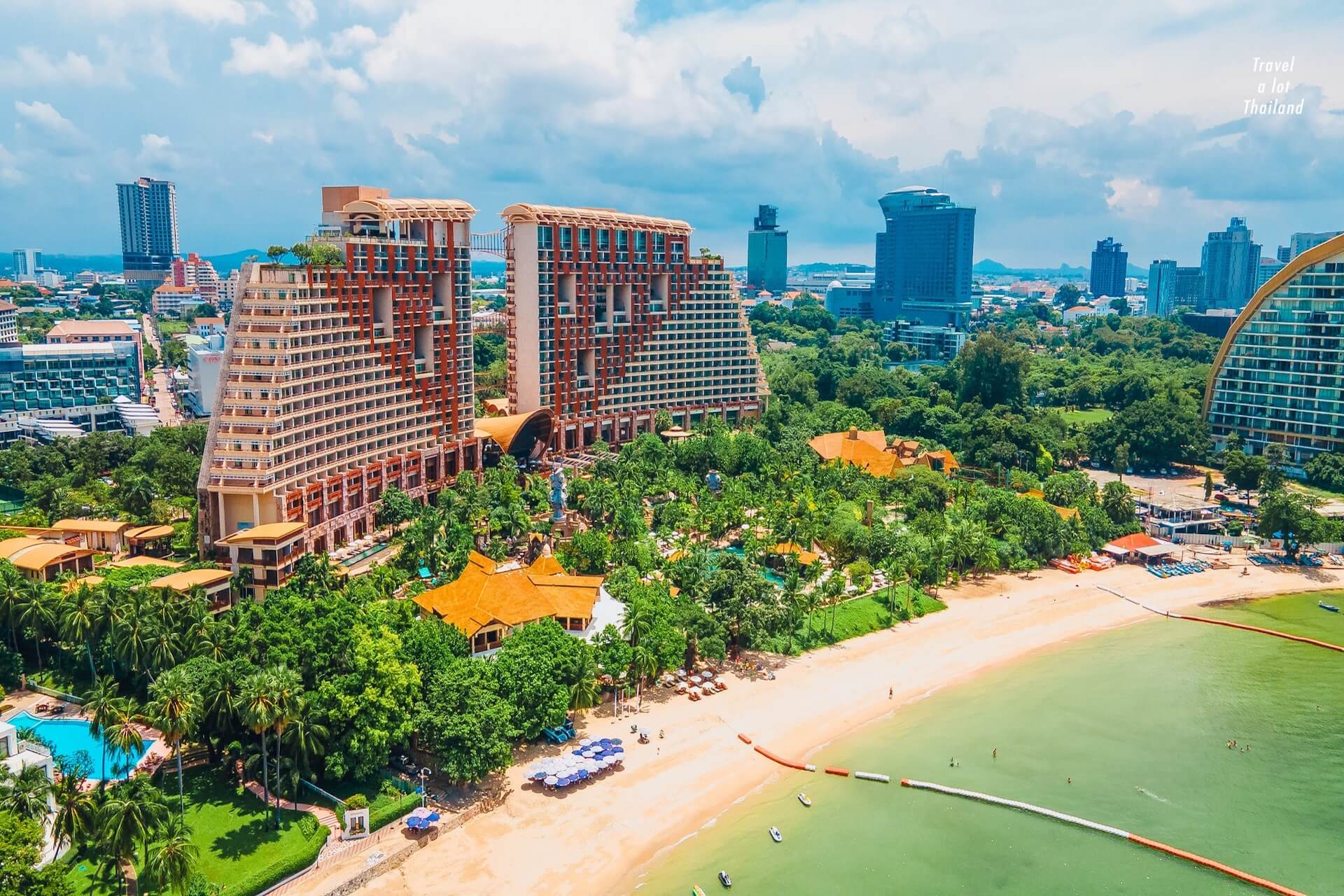 Centara Grand Mirage Beach Resort Pattaya 5*, Паттайя