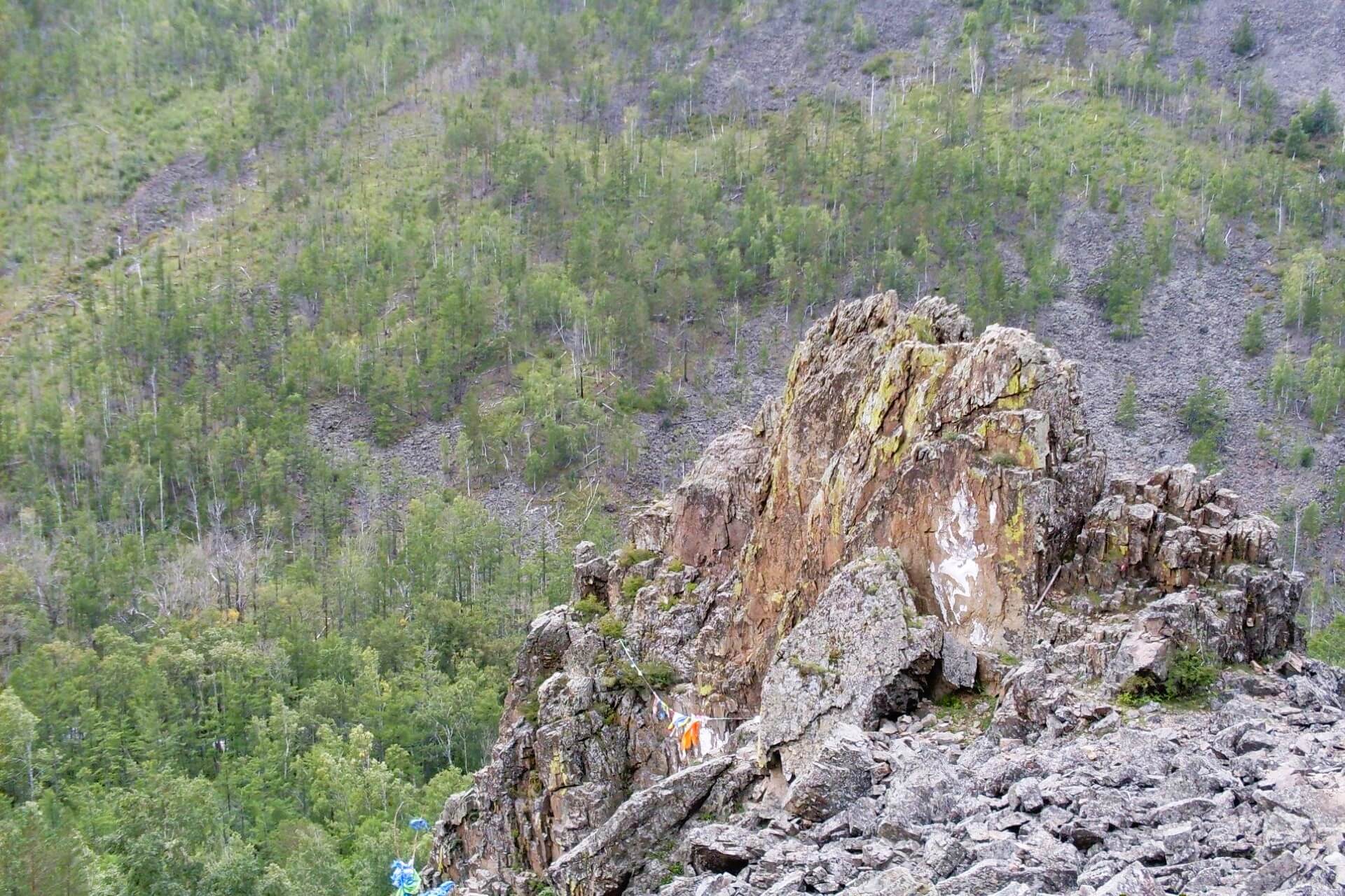 Скала Храм Ворота, Алханай