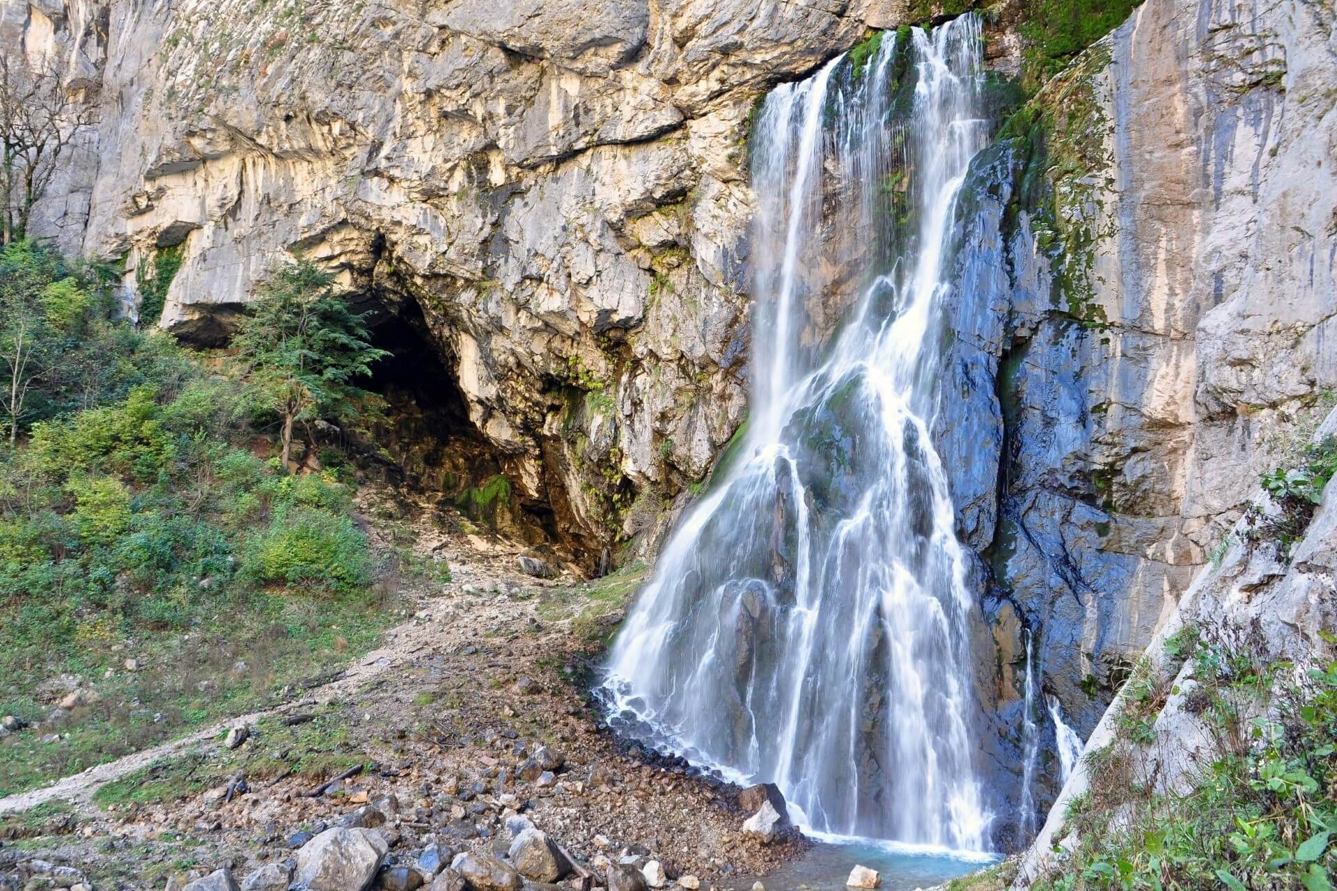 Гегский водопад, Абхазия