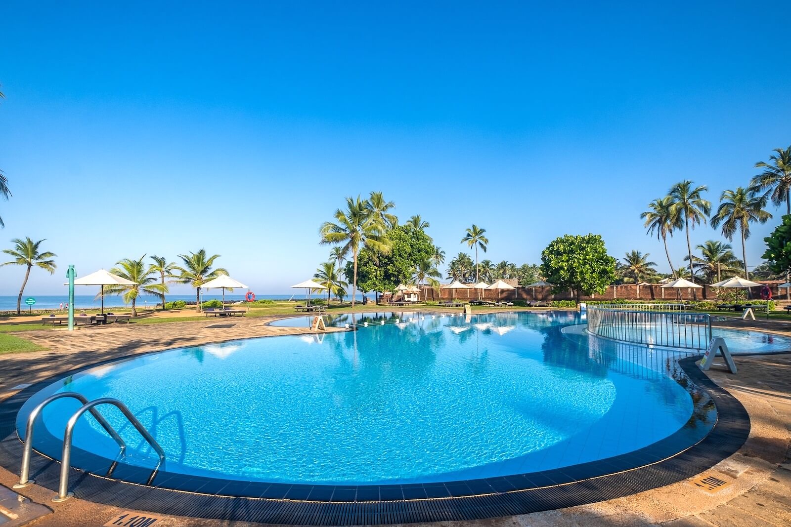 Club Hotel Dolphin 4*, Вайккал
