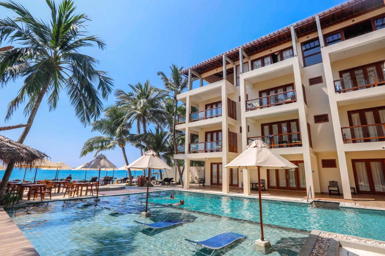 Sapphire Seas Beachfront Hotel 4*, Хиккадува