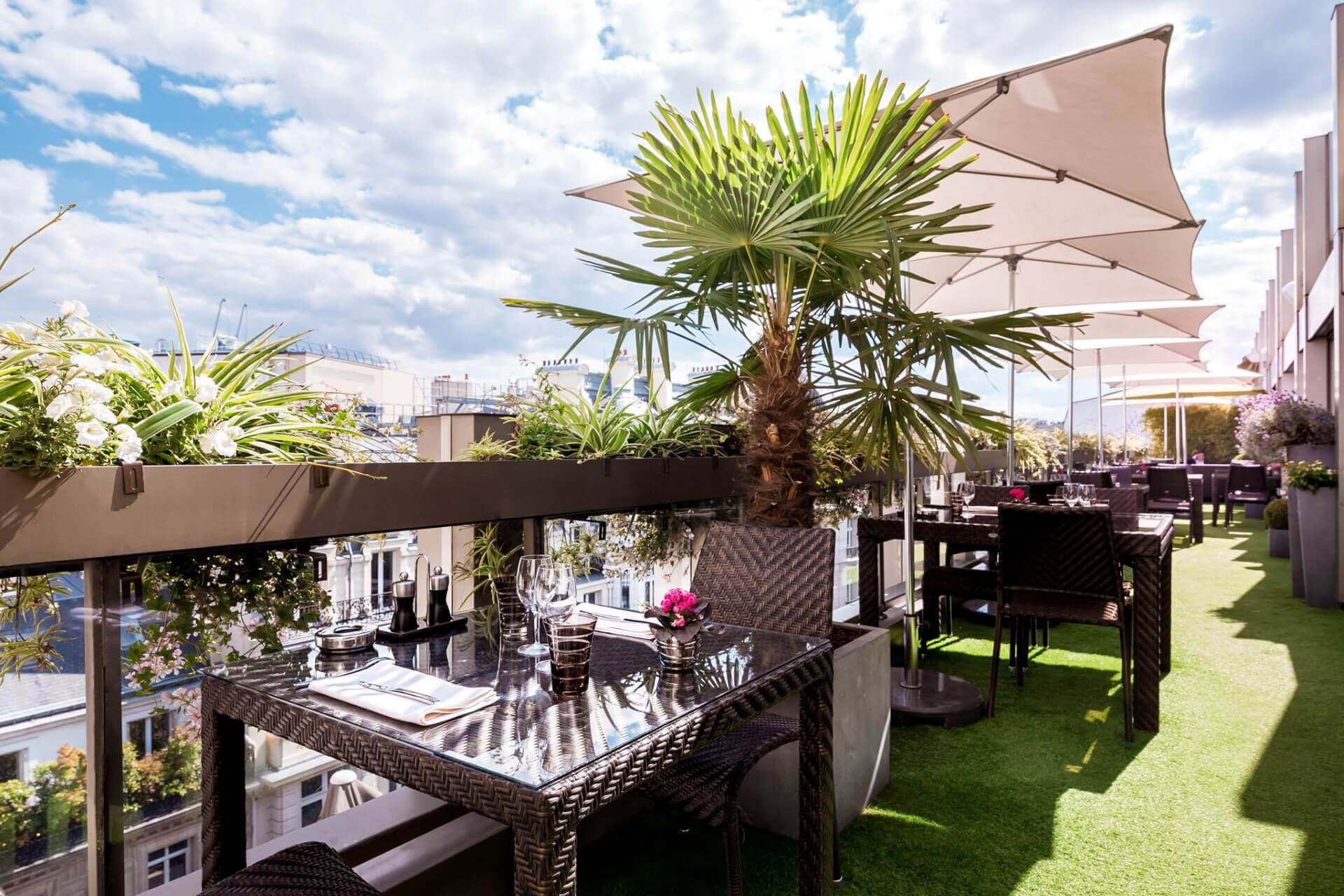 Ресторан на крыше отеля Warwick Paris, Париж