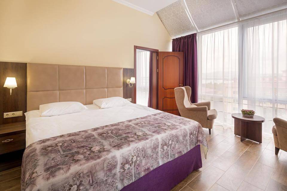 Круиз 4*, Геленджик