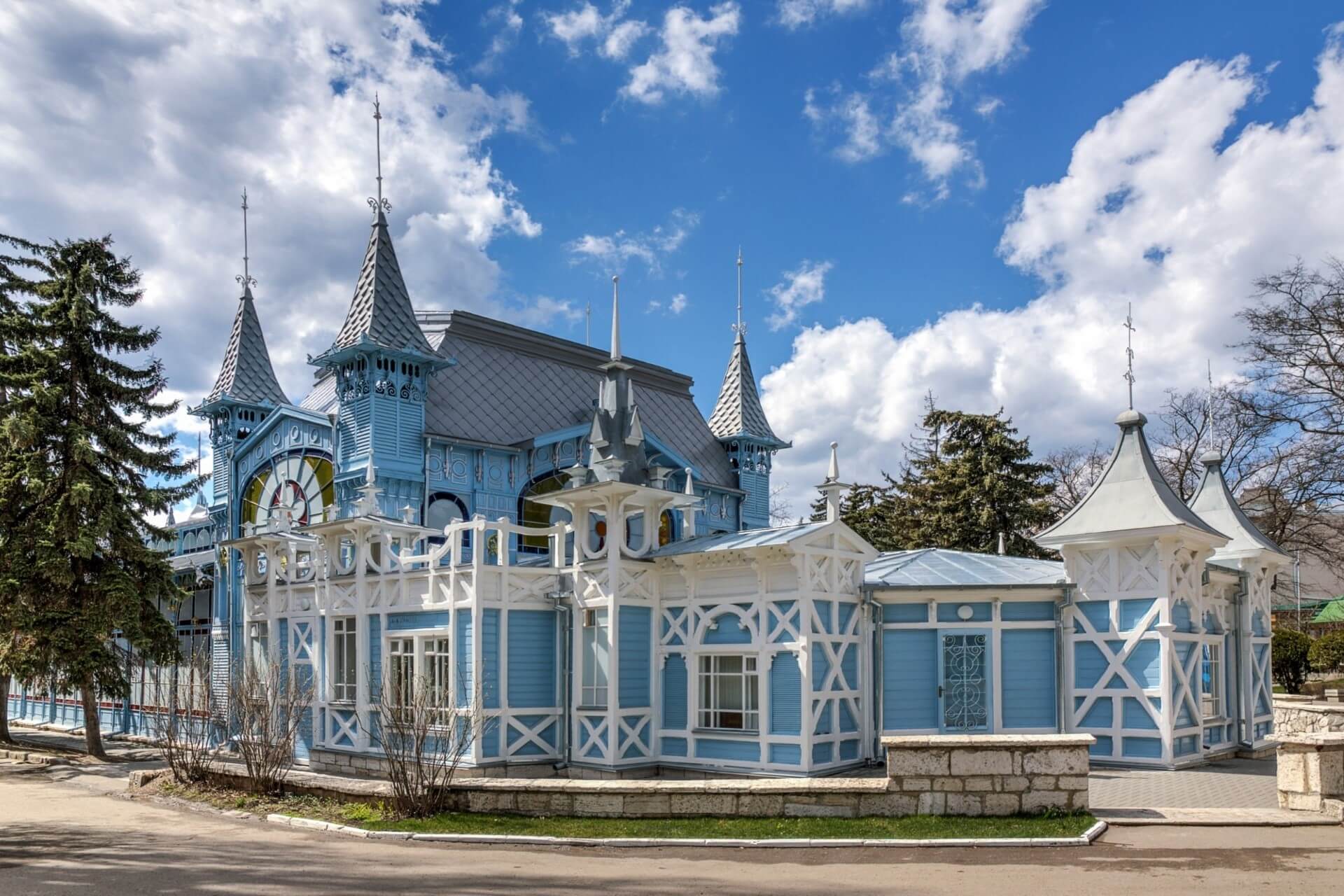 Лермонтовская галерея, Пятигорск