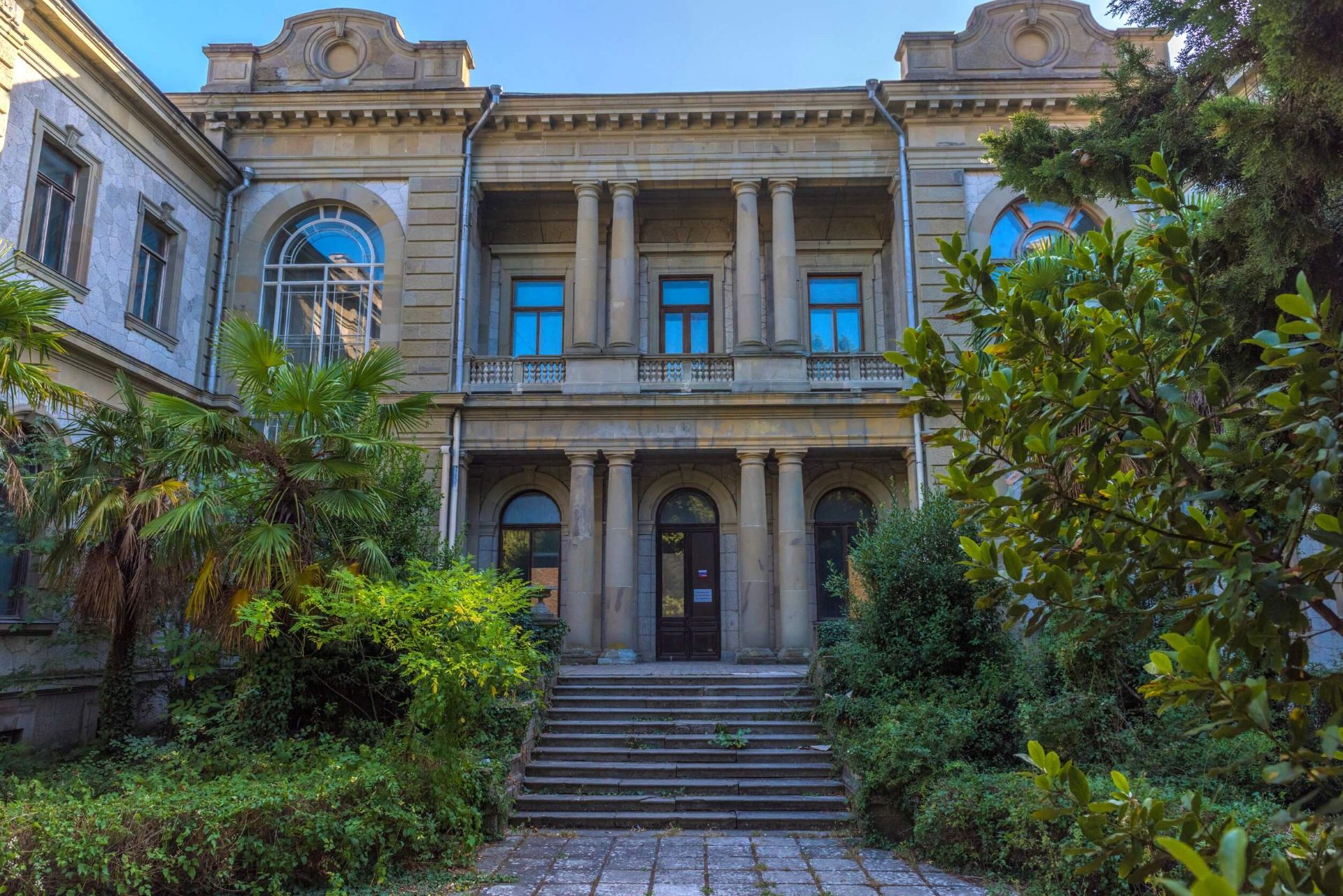 Дворец графа Мордвинова, Ялта