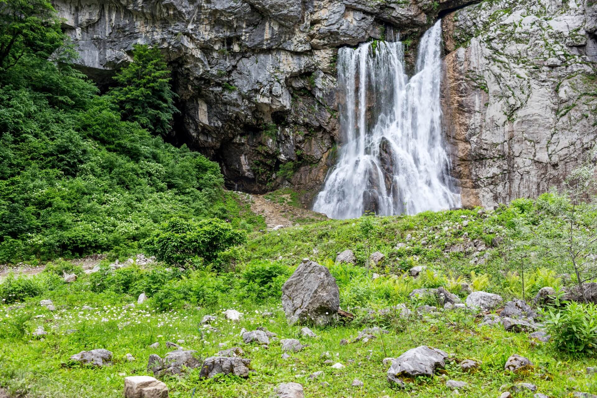 Гегский водопад, Абхазия