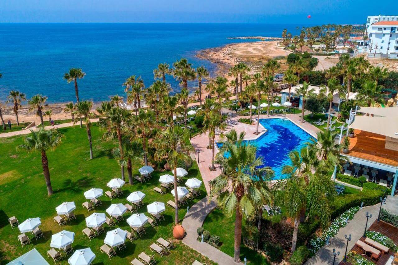 Aquamare Beach Hotel & Spa 4*, Пафос