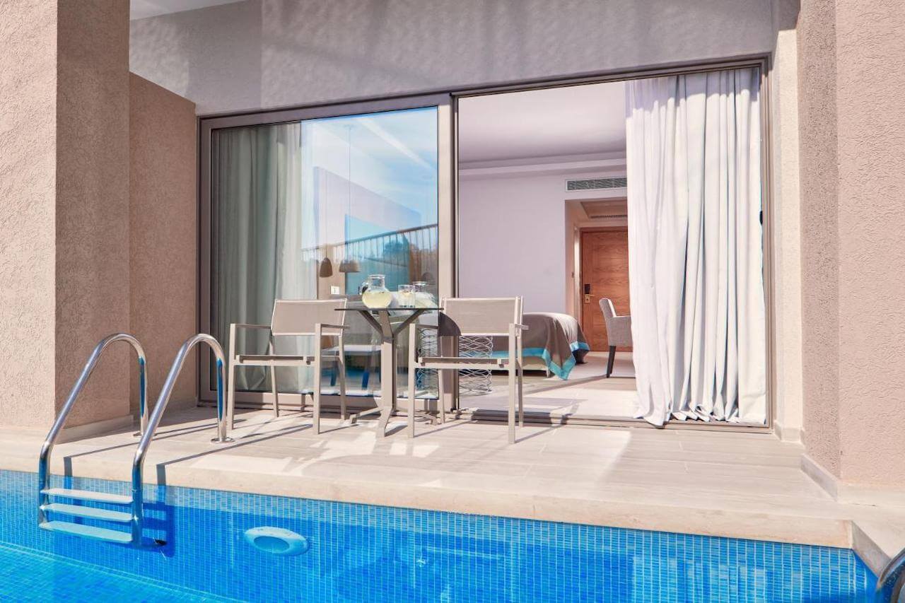 Atlantica Golden Beach Hotel 4*, Пафос