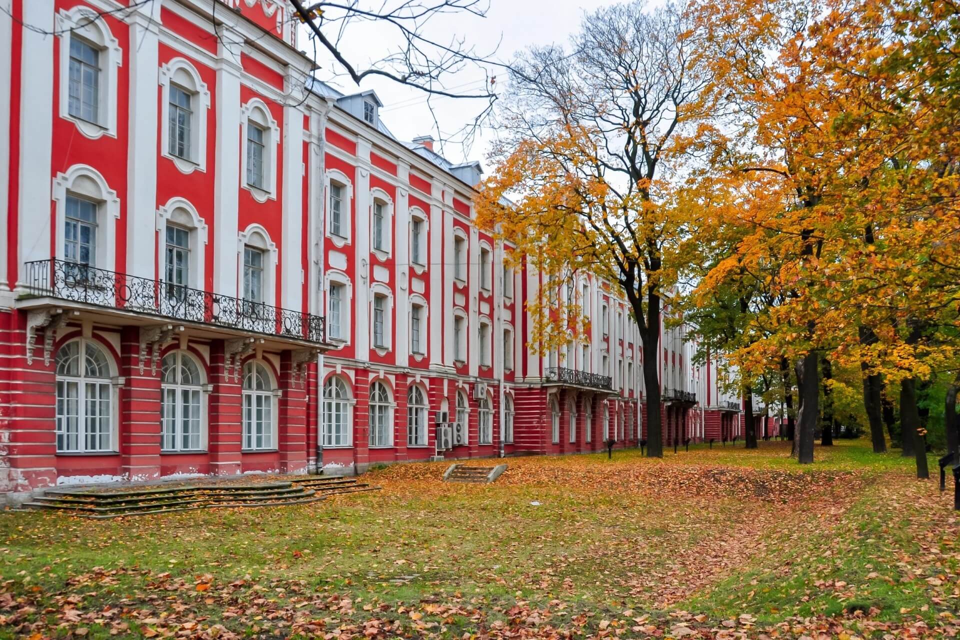 Здание Двенадцати коллегий, Санкт-Петербург