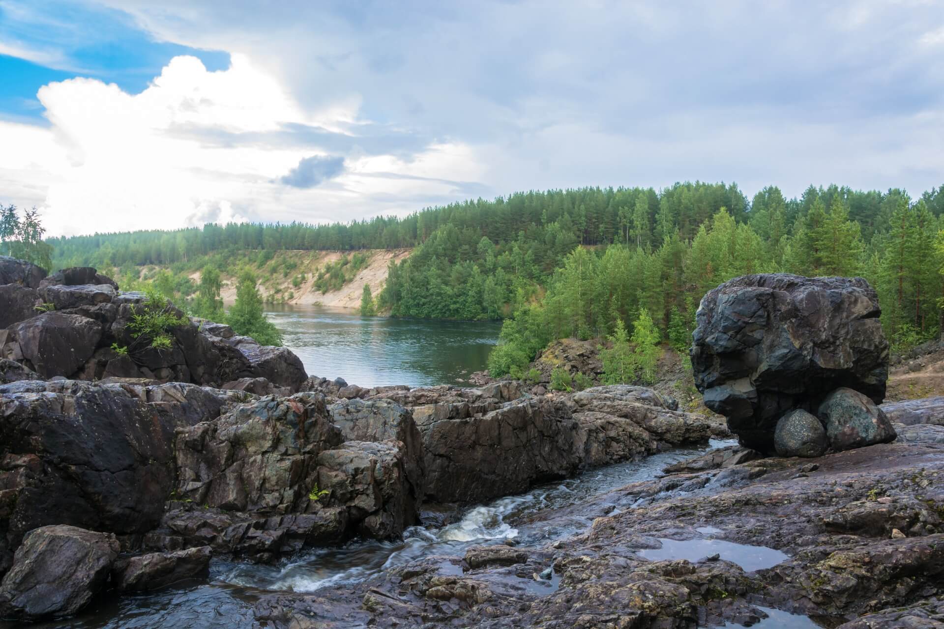 Вулкан Гирвас, Карелия