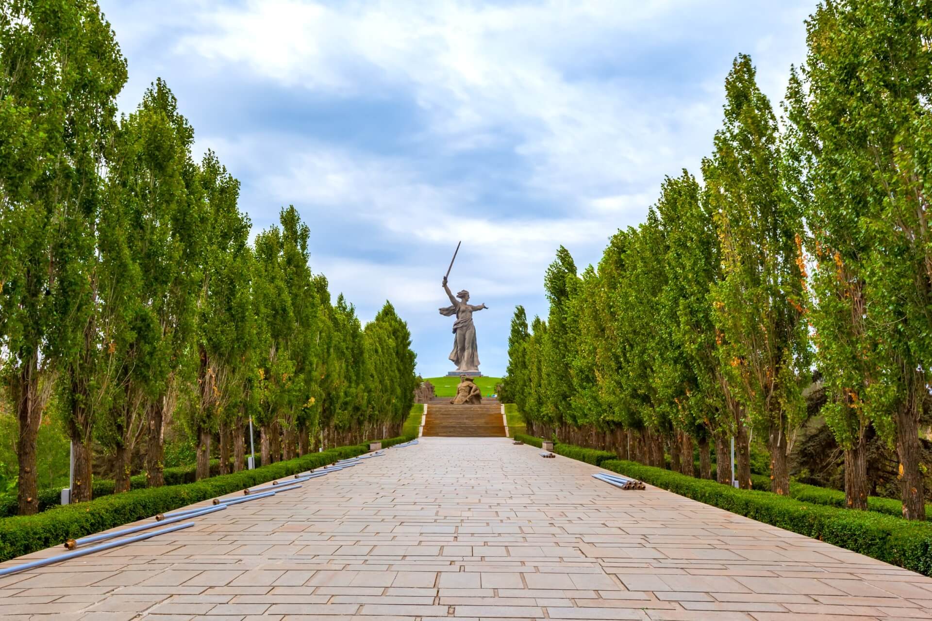 Аллея пирамидальных тополей, Волгоград