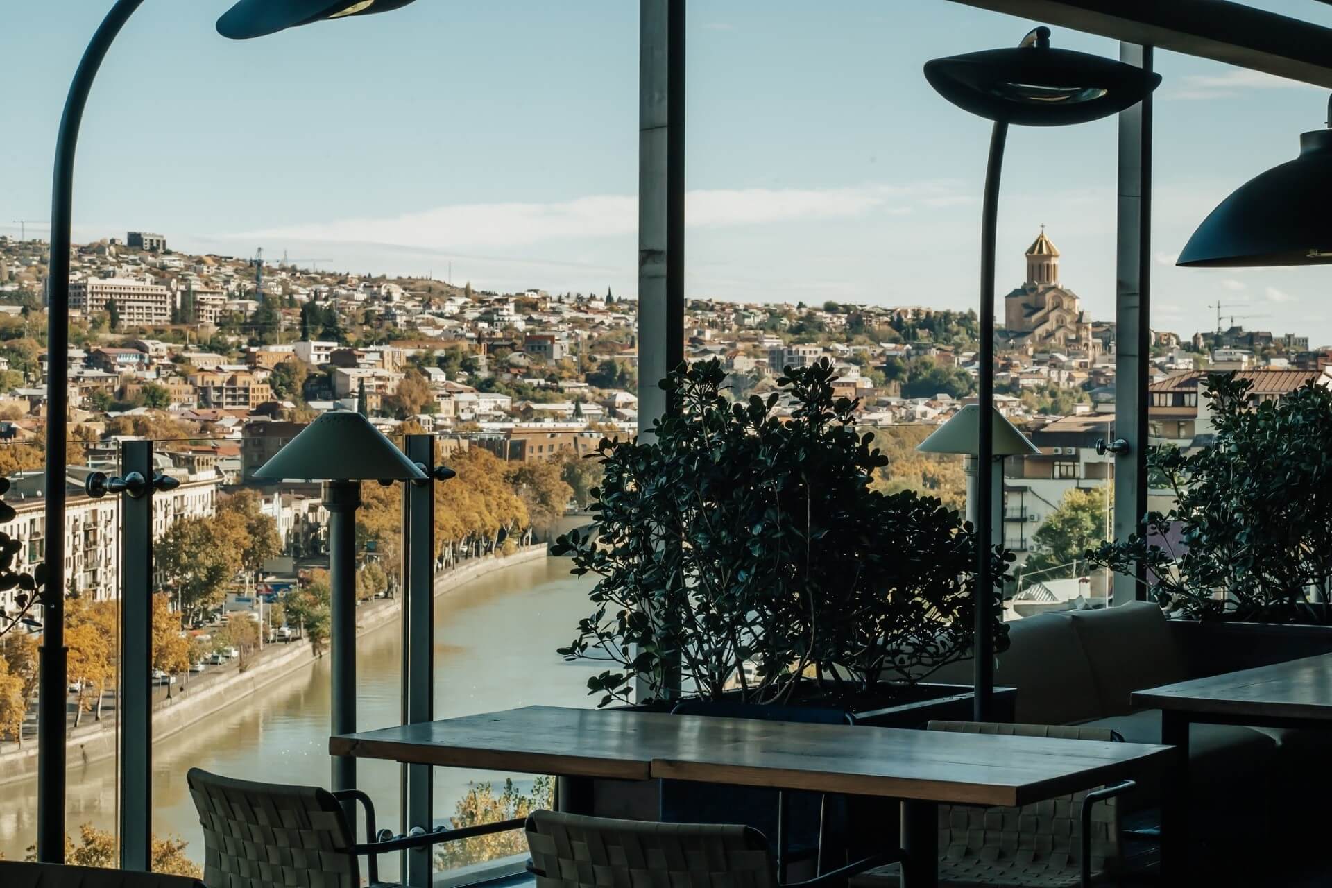 Смотровая площадка Radisson Blu Iveria Hotel, Тбилиси