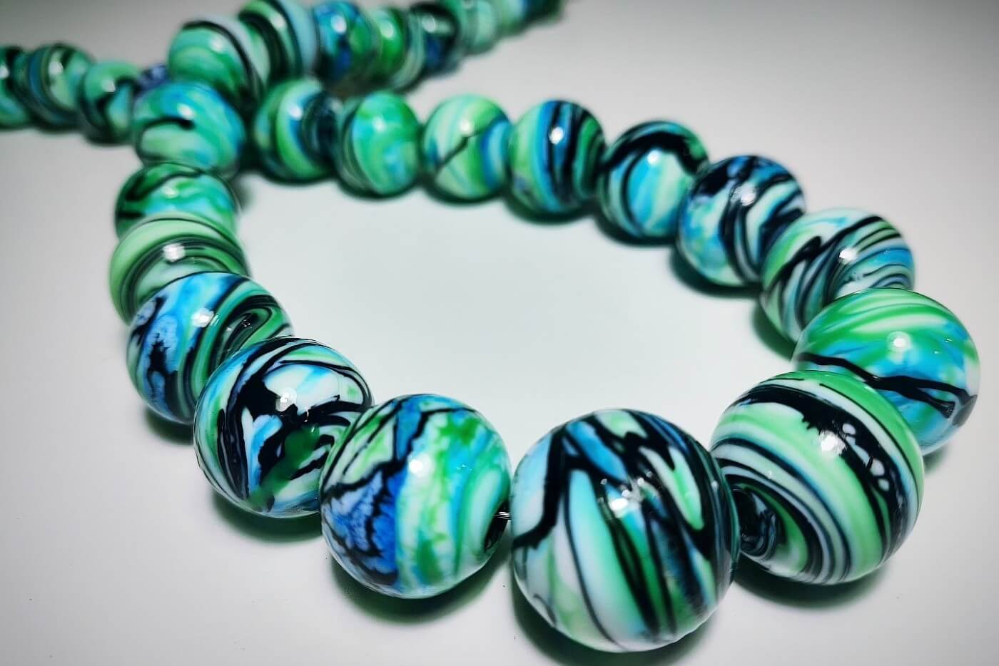 Украшения из муранского стекла Glass art studio, Грузия