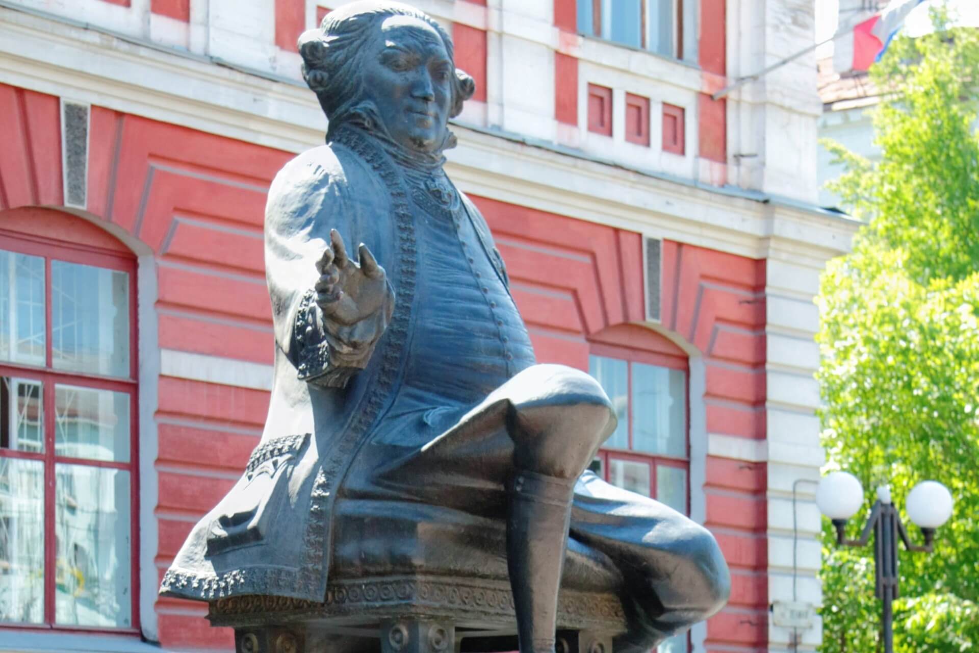 Памятник доктору Гралю, Пермь