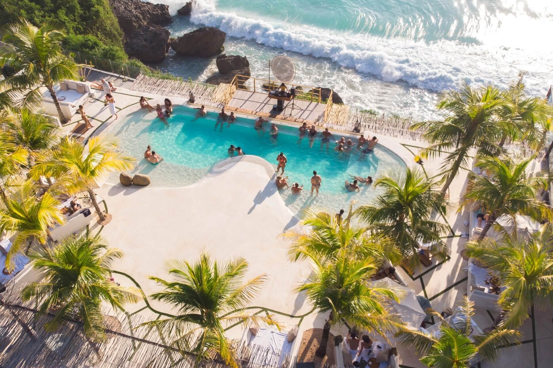 El Kabron Cliff Club, Бали