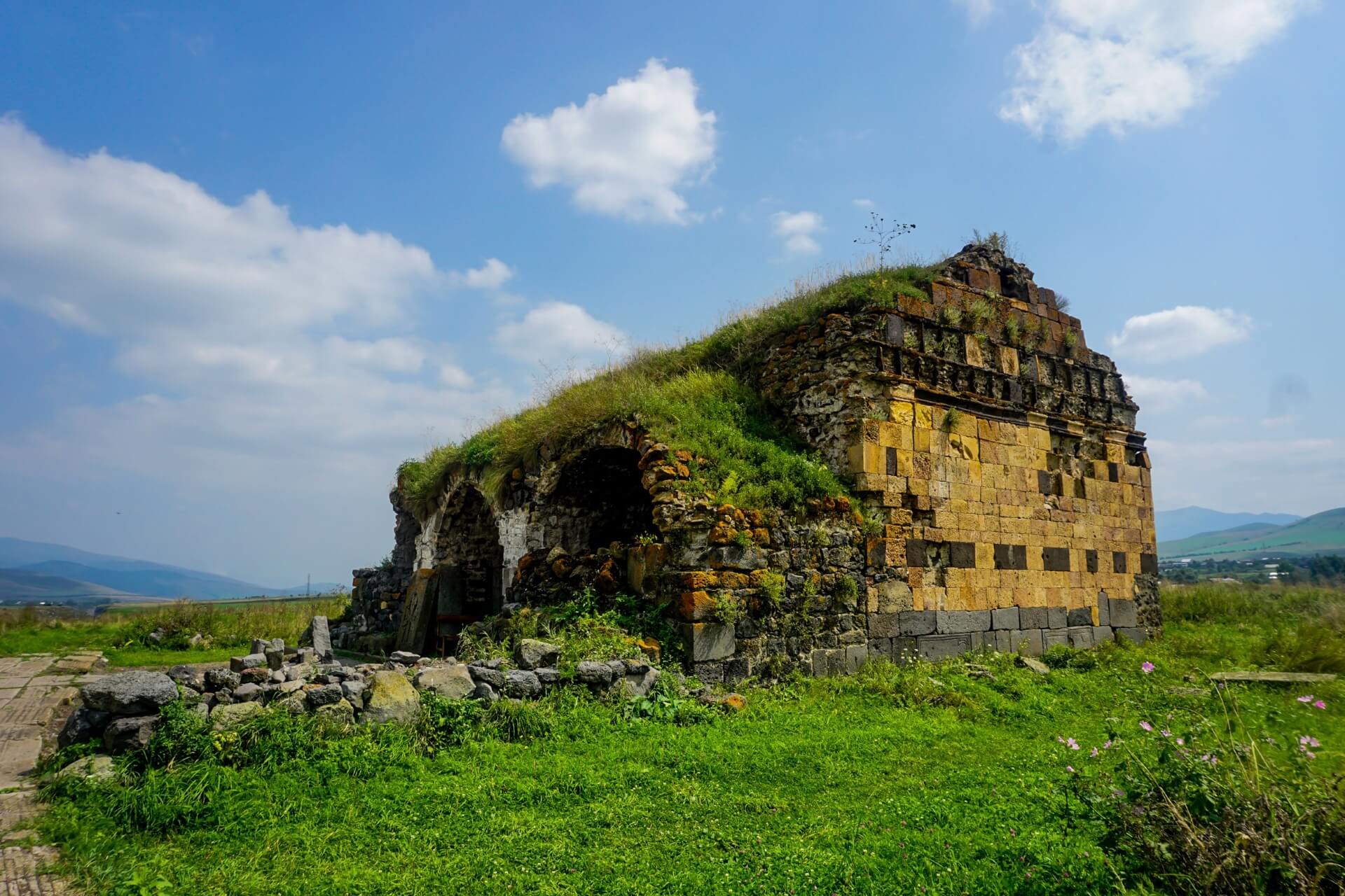 Лори-Берд, Армения