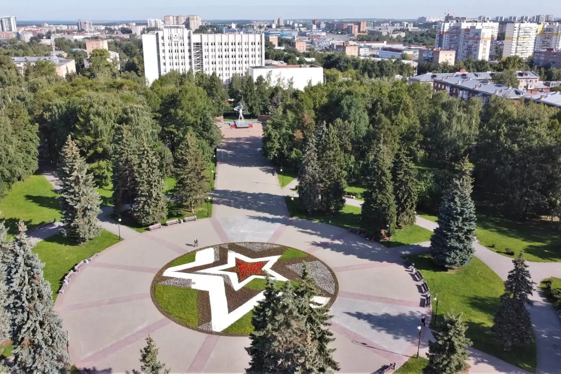 Карлутская площадь, Ижевск