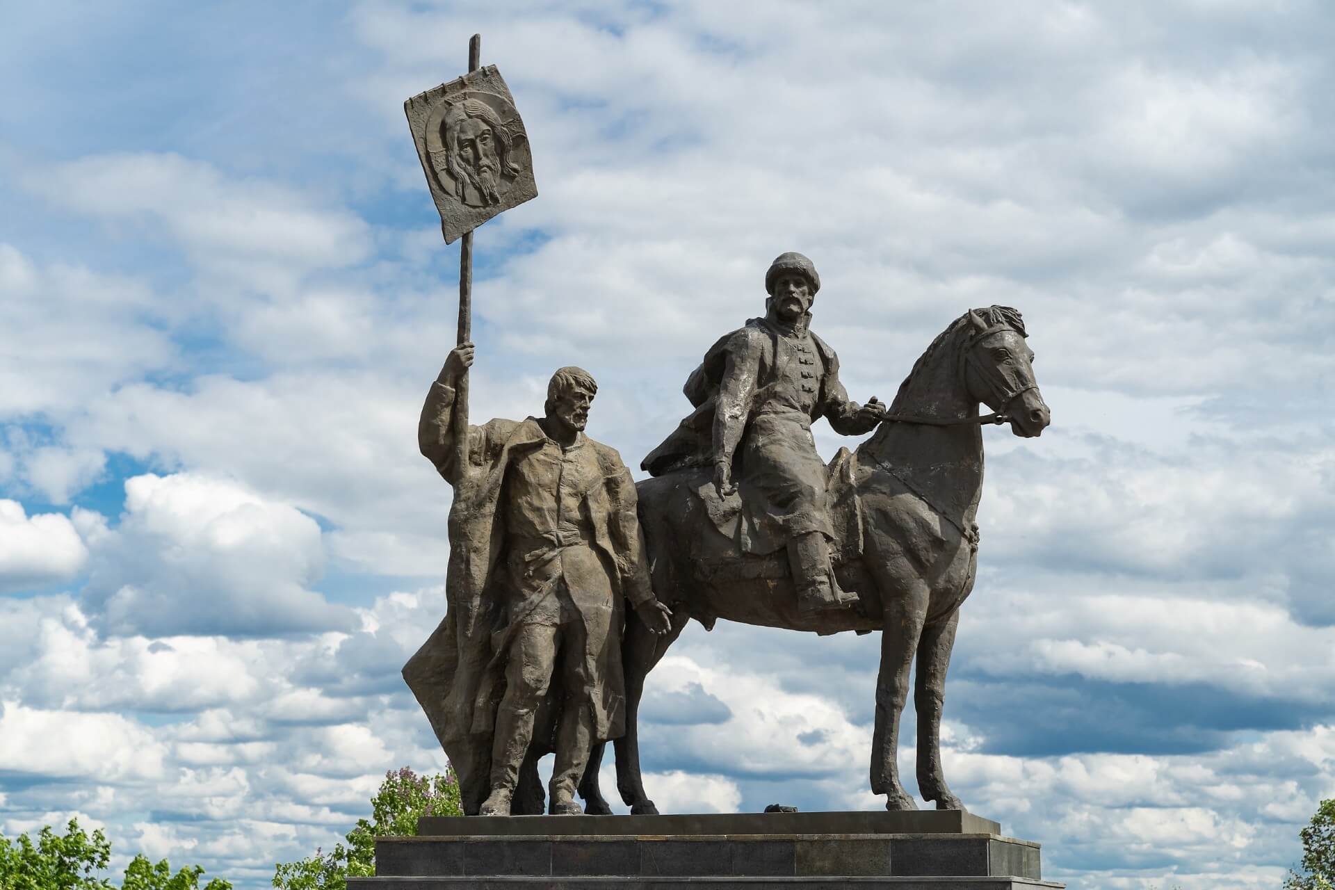Памятник Б. М. Хитрово, Ульяновск