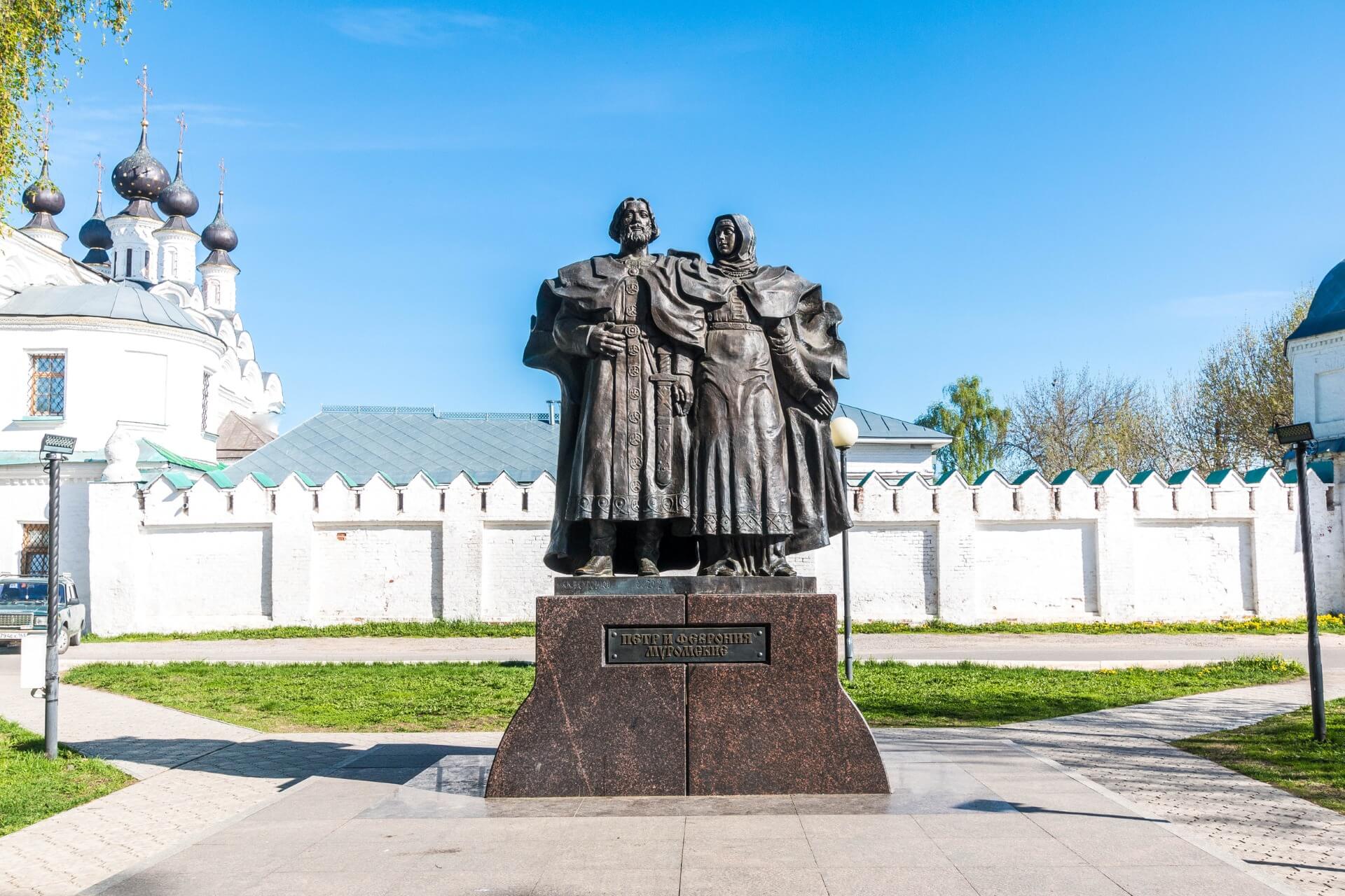 Памятник Петру и Февронии Муромским, Муром