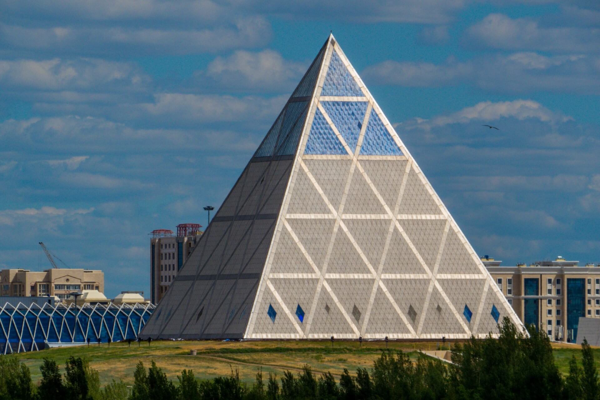 Дворец мира и согласия, Астана